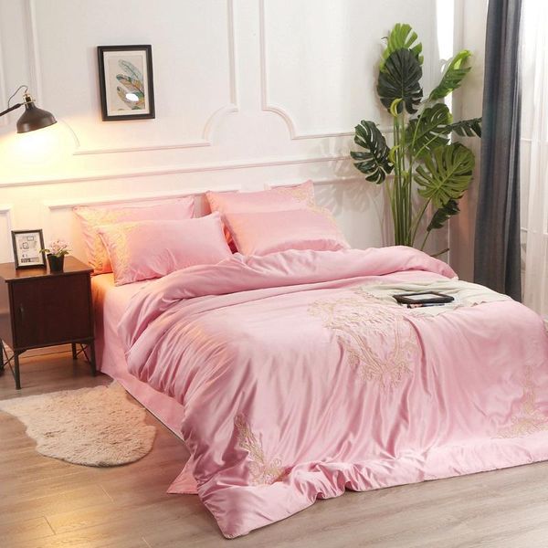 new arrival 3 colors european royal embroidery silk luxury four-piece set sheet and duvet cover pillowcase
new arrival 3 colors european royal embroidery silk luxury four-piece set sheet and duvet cover pillowcase