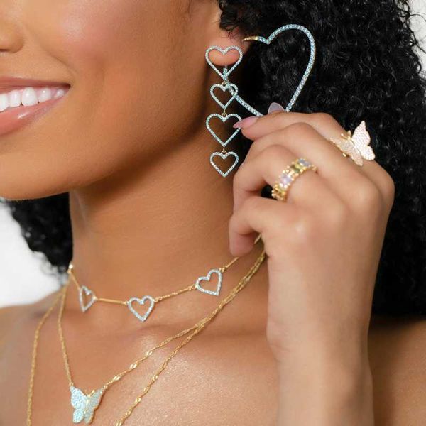 hoop & huggie iced out bling 5a cz clear pink blue big heart vermeil hoops earring 2021 valentine's day gift for girlfriend european je, Golden;silver
hoop & huggie iced out bling 5a cz clear pink blue big heart vermeil hoops earring 2021 valentine's day gift for girlfriend european je, Golden;silver