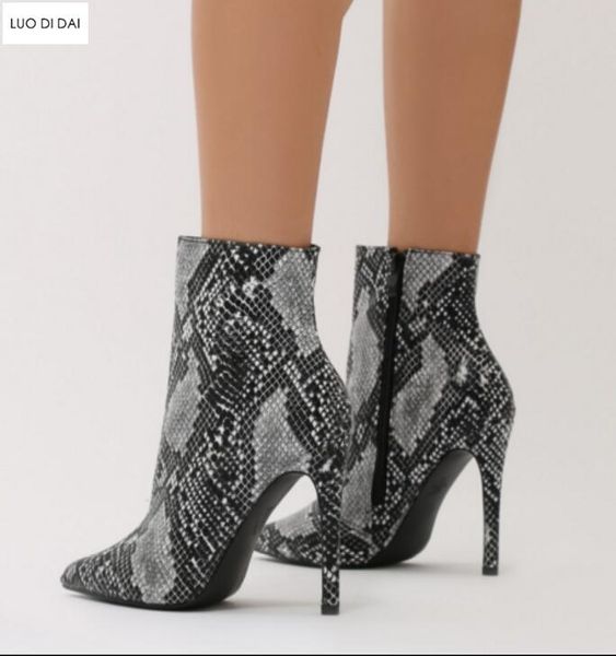 2020 fashion point toe ankle boots snakeskin print leather boots women runway booties dress shoes red patent leather booties, Black
2020 fashion point toe ankle boots snakeskin print leather boots women runway booties dress shoes red patent leather booties, Black