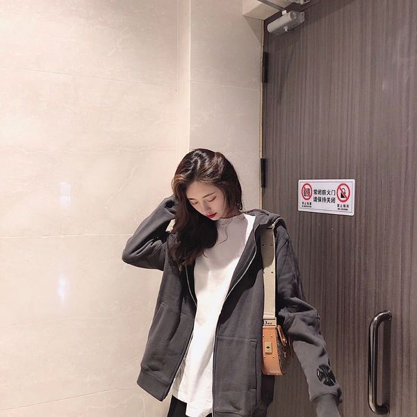 brand new fashion brand crow heart cross collage character routing zipper hooded sweater for couples in autumn 2020, Black
brand new fashion brand crow heart cross collage character routing zipper hooded sweater for couples in autumn 2020, Black