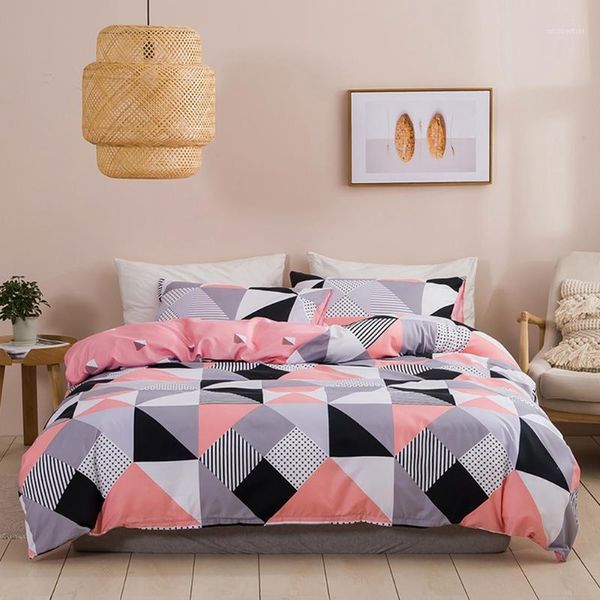 3pcs soft modern comfortable bed sheet pillow cases with zipper closure geometric printed washable duvet cover set home textile1
3pcs soft modern comfortable bed sheet pillow cases with zipper closure geometric printed washable duvet cover set home textile1