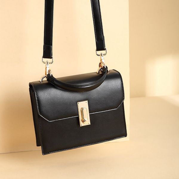 woman bag new fashion design shoulder crossbody bag square flap lock bags straps handba black g, Black;red
woman bag new fashion design shoulder crossbody bag square flap lock bags straps handba black g, Black;red