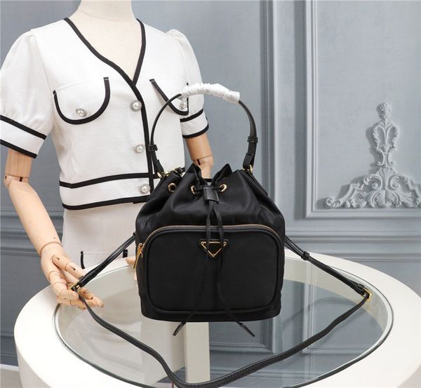 worldwide 23cm trendy fashion nylon canvas bucket bag shoulder bag messenger bag ladies premium handbag
worldwide 23cm trendy fashion nylon canvas bucket bag shoulder bag messenger bag ladies premium handbag