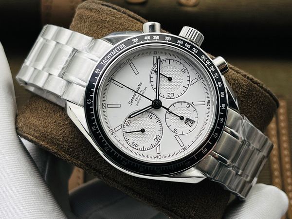 tw produced 2020 new men's watch with a diameter of 40mm equipped with 7750 automatic timing mechanical movement date display/timing fu, Slivery;brown
tw produced 2020 new men's watch with a diameter of 40mm equipped with 7750 automatic timing mechanical movement date display/timing fu, Slivery;brown