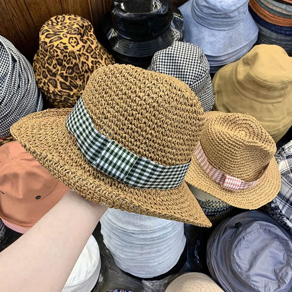 hat plaid awning straw with large eaves for women in summer, Blue;gray
hat plaid awning straw with large eaves for women in summer, Blue;gray