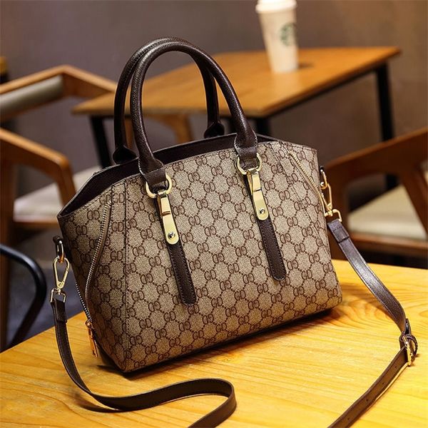 72% off new printed shell bag for women 
72% off new printed shell bag for women