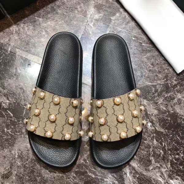 no box) sale 2020 genuine leather designer women slide slippers with pearls men sandals big size color, Black
no box) sale 2020 genuine leather designer women slide slippers with pearls men sandals big size color, Black