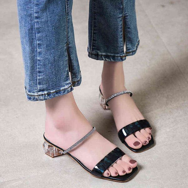 slippers summer new british style ladies square head thick heel casual sandals and fashion one word with open toe high heels 220304, Black 
slippers summer new british style ladies square head thick heel casual sandals and fashion one word with open toe high heels 220304, Black