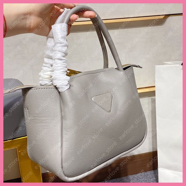 totes bags women luxurys designers bags 2021 shoulder bag designers womens handbags purses sacs à main 210114v
totes bags women luxurys designers bags 2021 shoulder bag designers womens handbags purses sacs à main 210114v