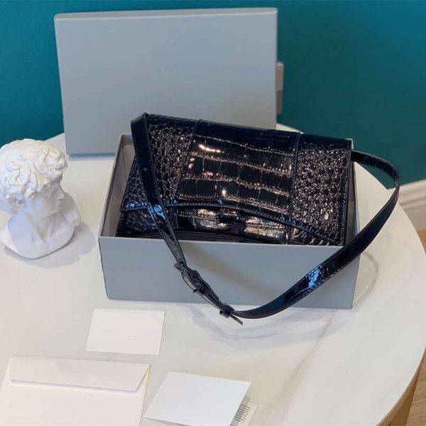 2020 crossbody bags genuine leather bag crocodile pattern women letter handbags ladies hourglass bag sold
2020 crossbody bags genuine leather bag crocodile pattern women letter handbags ladies hourglass bag sold