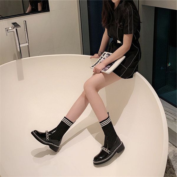 2020 autumn and winter new metal chain low heel boots female black cattle painted leather elastic socks british wind martin boots
2020 autumn and winter new metal chain low heel boots female black cattle painted leather elastic socks british wind martin boots
