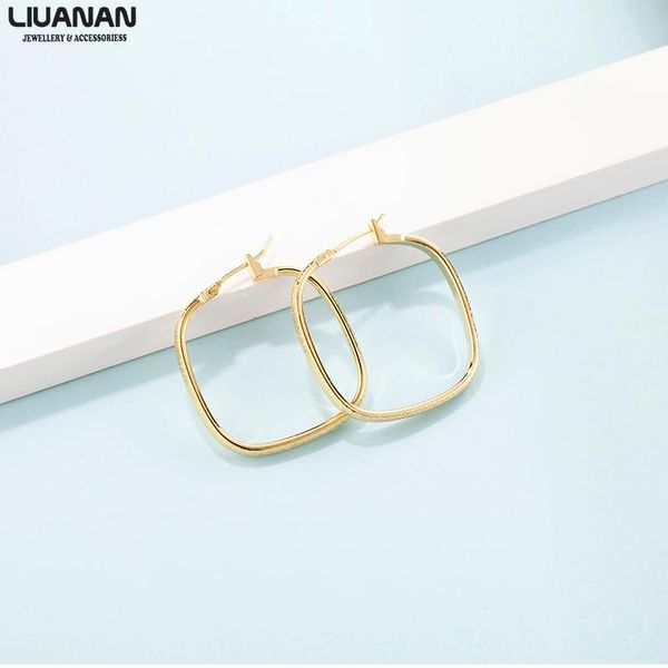 2pcs/set geometric big women hoop earrings gold hoop earrings for women copper gold plated gift for girl 30mm diameter, Golden;silver
2pcs/set geometric big women hoop earrings gold hoop earrings for women copper gold plated gift for girl 30mm diameter, Golden;silver