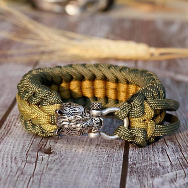charm bracelets punk style fashion bracelet men's and women's couples hand-woven gold color copper material clasp 2021, Golden;silver
charm bracelets punk style fashion bracelet men's and women's couples hand-woven gold color copper material clasp 2021, Golden;silver