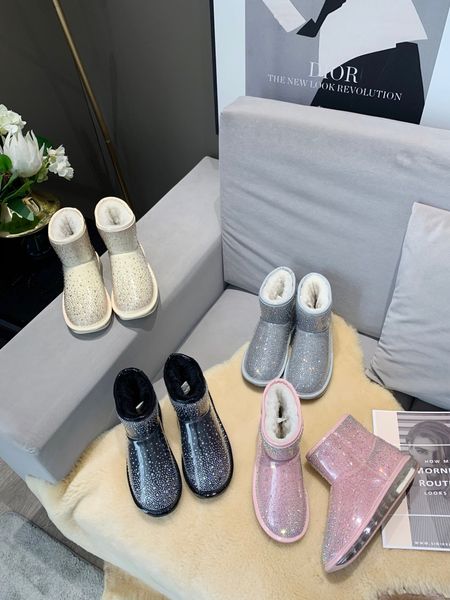 2021 woman winter fashion flat snow boots femal shiny rhinestone waterproof flat boot woman transparent heel soft snow boot, Black 
2021 woman winter fashion flat snow boots femal shiny rhinestone waterproof flat boot woman transparent heel soft snow boot, Black