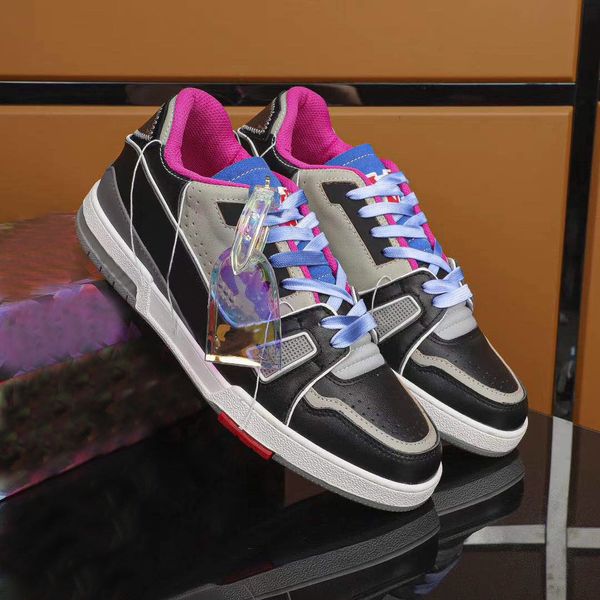 2021 new trainer sneaker luxurys designers shoes platform genuine leather flat sports sneaker low-men designer casual shoes, Black
2021 new trainer sneaker luxurys designers shoes platform genuine leather flat sports sneaker low-men designer casual shoes, Black