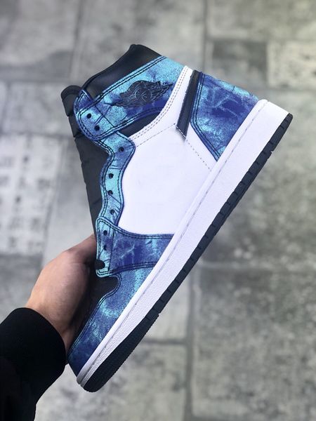 2021 travis scott x jumpman 1 i high og wmns tie dye 1s ts men women basketball golf shoes designer sneakers mens trainers, White;red
2021 travis scott x jumpman 1 i high og wmns tie dye 1s ts men women basketball golf shoes designer sneakers mens trainers, White;red