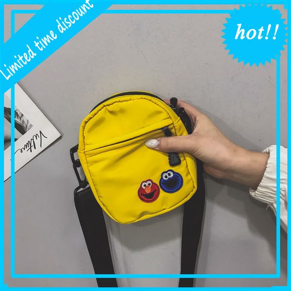 oxford cloth women's new fashion sesame street shoulder bag in autumn and winter 2020
oxford cloth women's new fashion sesame street shoulder bag in autumn and winter 2020