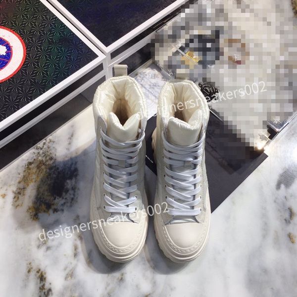 2021the new black walking sneakers men women black red casual shoes fashion paris sneakers yx201221
2021the new black walking sneakers men women black red casual shoes fashion paris sneakers yx201221