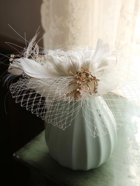 stingy brim hats retro billycock women's england nobility elegant debutante gauze banquet formal dress dinner headdress1, Blue;gray
stingy brim hats retro billycock women's england nobility elegant debutante gauze banquet formal dress dinner headdress1, Blue;gray