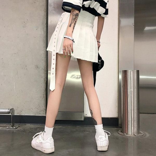 summer harajuku solid color high waist skirt love heart buckle belt pleated skirt q1209, Black
summer harajuku solid color high waist skirt love heart buckle belt pleated skirt q1209, Black
