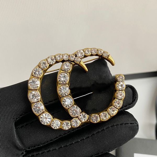 sell ladies clear crystal letter pin brooches corsage rhinestone lapel pins for women designer brooch jewelry clothing accessary gifts, Gray
sell ladies clear crystal letter pin brooches corsage rhinestone lapel pins for women designer brooch jewelry clothing accessary gifts, Gray