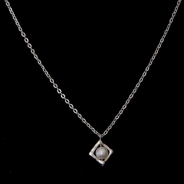 simple style natural freshwater pearls pendant necklaces vintage silver color lucky necklaces for women
simple style natural freshwater pearls pendant necklaces vintage silver color lucky necklaces for women