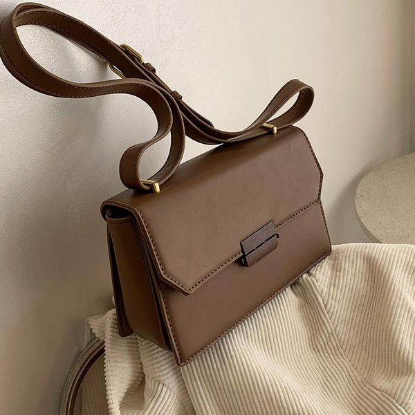 shoulder bags niche design high-end retro female bag fashion crossbody western square underarm dual-use width: 21cm
shoulder bags niche design high-end retro female bag fashion crossbody western square underarm dual-use width: 21cm