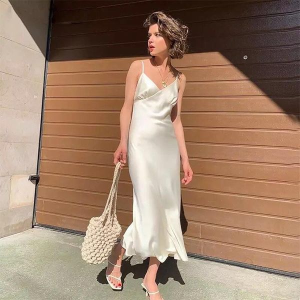 2021 summer new v-neck sleeveless dress female spaghetti sling mid-calf fashion party solid color long dress, Black;gray
2021 summer new v-neck sleeveless dress female spaghetti sling mid-calf fashion party solid color long dress, Black;gray