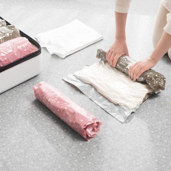 2pc hand rolling compression vacuum bag border foldable compressed home clothes plastic storage bag space saving seal bags w0620
2pc hand rolling compression vacuum bag border foldable compressed home clothes plastic storage bag space saving seal bags w0620