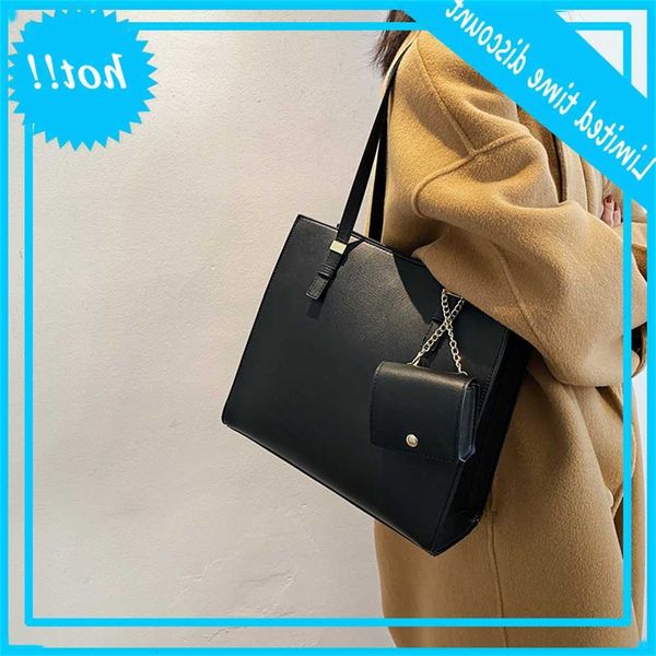 women's 2020 new trend large capacity tote simple student travel handbag one shoulder slant span bag
women's 2020 new trend large capacity tote simple student travel handbag one shoulder slant span bag