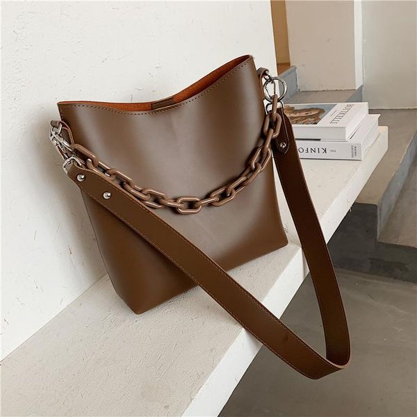cross body big bag women 2021 trendy wild messenger western style large capacity bucket
cross body big bag women 2021 trendy wild messenger western style large capacity bucket