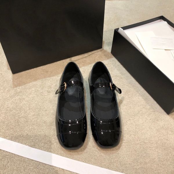 new 2020 designer luxury womens genuine leather loafers with horsenbit slip on flats shoes fashion channel shoes many styles shd12, Black
new 2020 designer luxury womens genuine leather loafers with horsenbit slip on flats shoes fashion channel shoes many styles shd12, Black