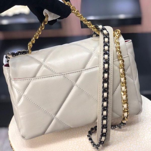 2020 новый дизайнерские девушки сумка дамы высококачественные кожаные сумки, роскошный кожаный бренд мода дамские сумки
2020 новый дизайнерские девушки сумка дамы высококачественные кожаные сумки, роскошный кожаный бренд мода дамские сумки