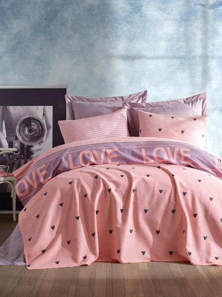 comforters & sets bed cover is antibacterial and antiallergic as well its very soft easy wash
comforters & sets bed cover is antibacterial and antiallergic as well its very soft easy wash