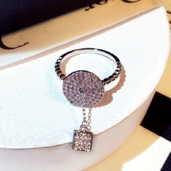 fashion ring jewelry luxury designer diamond zirconia lock pendant ring for women girls us size 8 super sparkling, Silver
fashion ring jewelry luxury designer diamond zirconia lock pendant ring for women girls us size 8 super sparkling, Silver