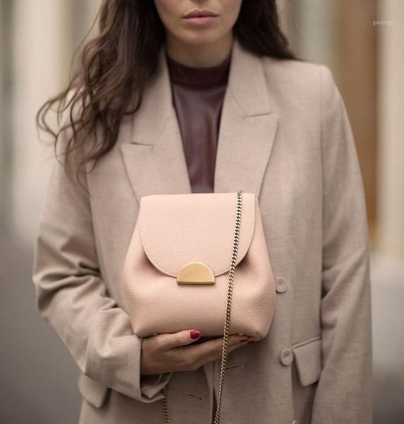 sac main femme 2019 Bucket Bags Small Chain Handbags Women Leather Shoulder Bag Lady France Style Cross Body Bag1
sac main femme 2019 Bucket Bags Small Chain Handbags Women Leather Shoulder Bag Lady France Style Cross Body Bag1