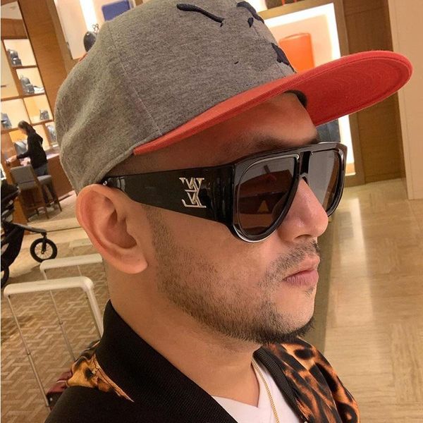 2021 women oversized sunglasses fashion men sun glasses large frame windproof cool shade men flat driving gradient eyewear, White;black
2021 women oversized sunglasses fashion men sun glasses large frame windproof cool shade men flat driving gradient eyewear, White;black