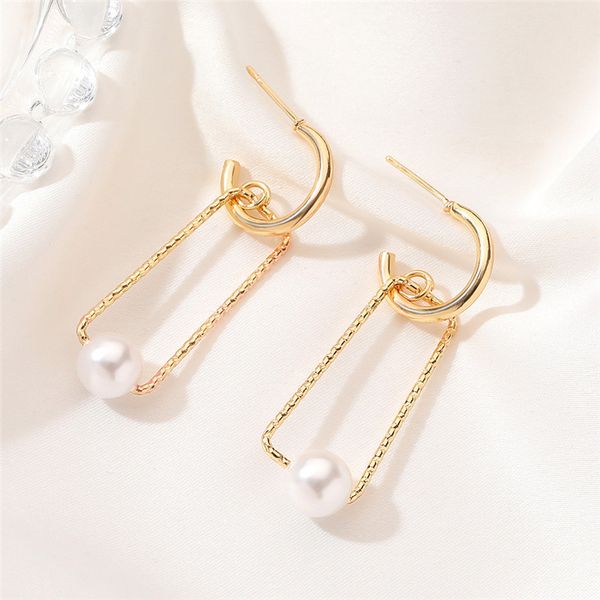 20pairs/lot geometric rectangles pearl dangle earrings hollow out c-shaped stud earrings for women alloy gold ear drop jewelry accessories, Golden;silver
20pairs/lot geometric rectangles pearl dangle earrings hollow out c-shaped stud earrings for women alloy gold ear drop jewelry accessories, Golden;silver