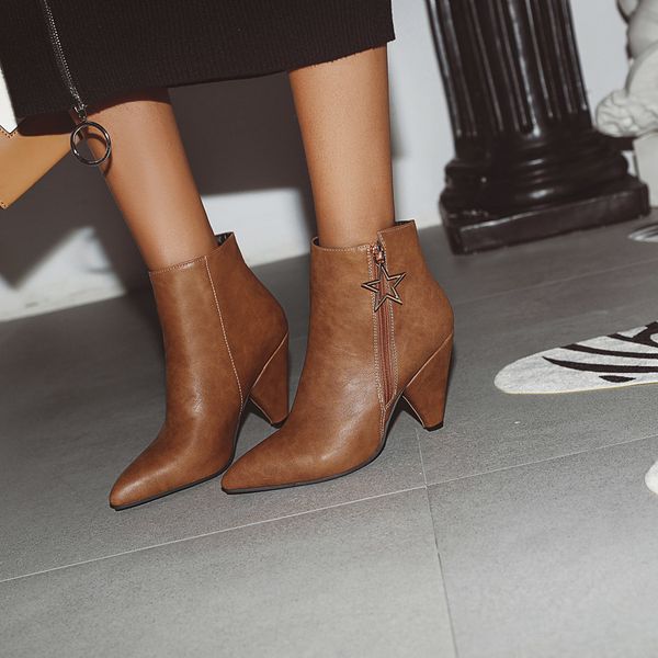 female boots 2021 size 22-28cm external trade retro star fashion decoration tapestry heel 9.5cm tall women's shoes 1 1kf1, Black
female boots 2021 size 22-28cm external trade retro star fashion decoration tapestry heel 9.5cm tall women's shoes 1 1kf1, Black