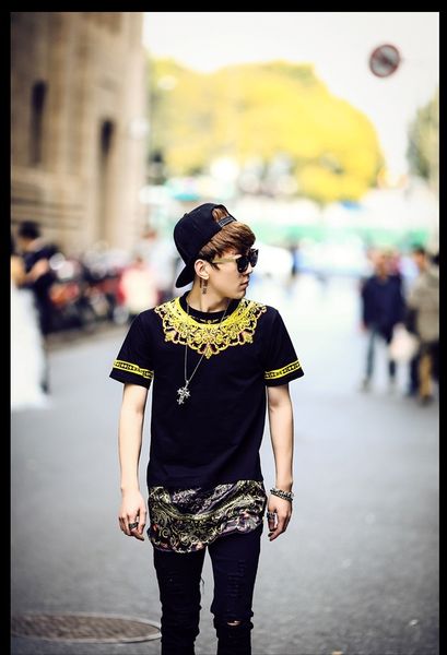fashion men's side zipper stitching large short sleeve t-shirt korean version hem split men's printed t-shirt with round neck back, White;black
fashion men's side zipper stitching large short sleeve t-shirt korean version hem split men's printed t-shirt with round neck back, White;black
