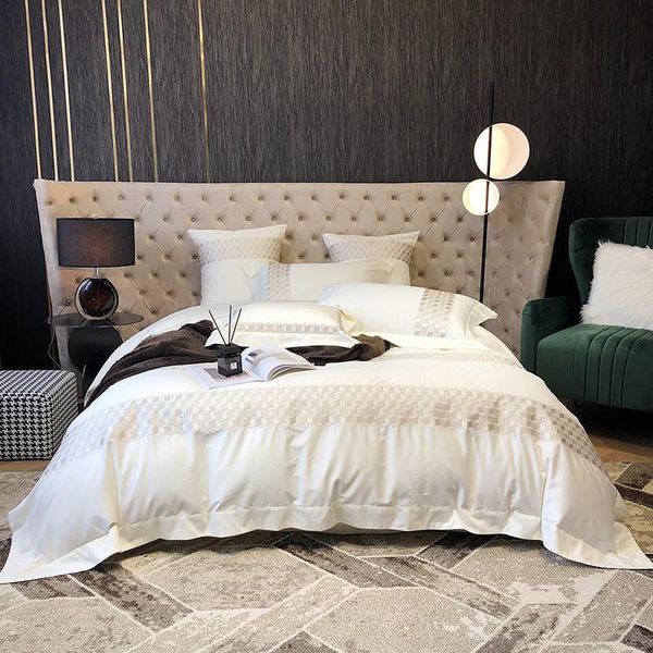 1000tc egyptian cotton light luxury embroidery l bedding set king duvet cover set bed sheet pillowcases home textiles
1000tc egyptian cotton light luxury embroidery l bedding set king duvet cover set bed sheet pillowcases home textiles