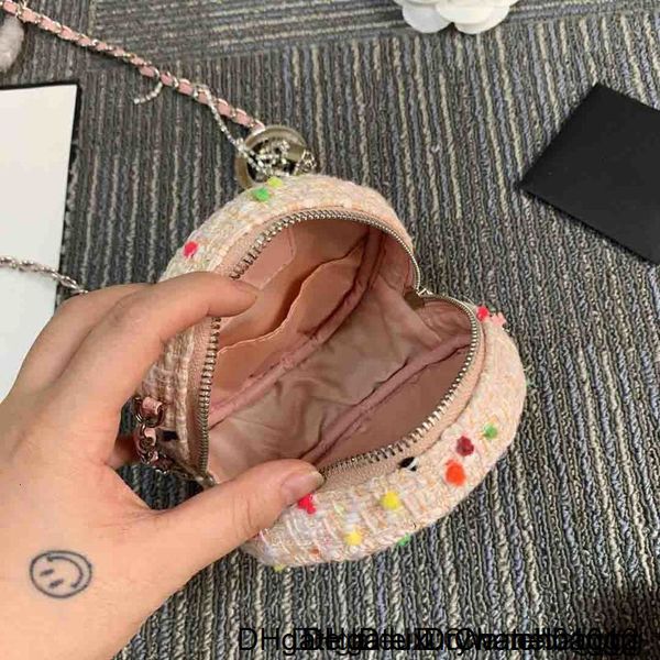 handbags 2020 fashion circular designer shoulder bag chain handbag luxury crossbody purse lady tote bags love heart pattern
handbags 2020 fashion circular designer shoulder bag chain handbag luxury crossbody purse lady tote bags love heart pattern