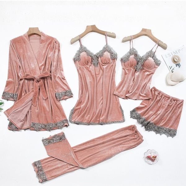 velvet pajamas with neck, coat and trousers with belt for women, for autumn and winter, Black;red
velvet pajamas with neck, coat and trousers with belt for women, for autumn and winter, Black;red