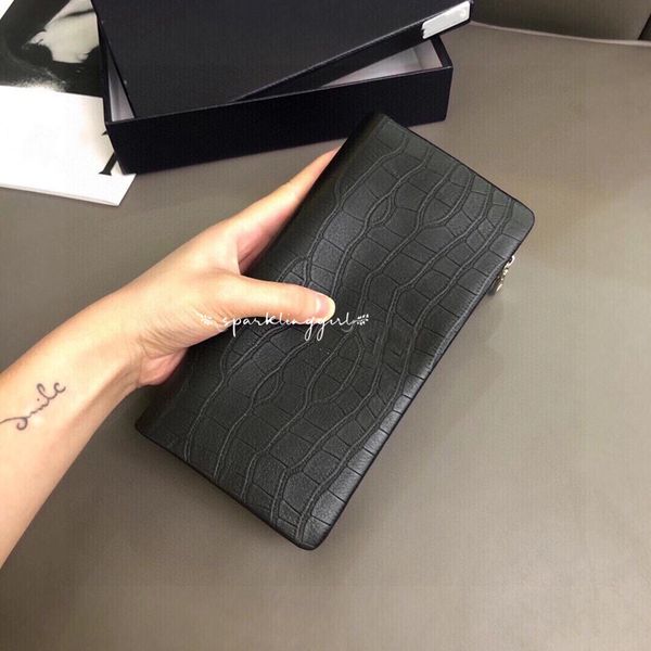 luxurys designer men wallets luxury cluth bag classic cowhide leather credit card purse card holders phone bag with box, Red;black
luxurys designer men wallets luxury cluth bag classic cowhide leather credit card purse card holders phone bag with box, Red;black