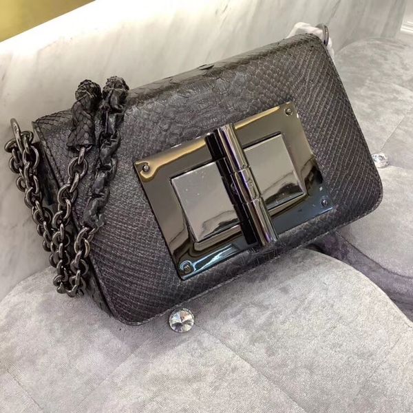 wholesale black design purse24cm 4colorsreal snake skin with hardware fast delivery. contact me for details
wholesale black design purse24cm 4colorsreal snake skin with hardware fast delivery. contact me for details