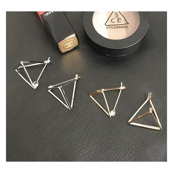 simple and creative geometric three-nsional triangular hollow earrings personalized cool earrings acce sqcdll dh_seller2010, Golden;silver
simple and creative geometric three-nsional triangular hollow earrings personalized cool earrings acce sqcdll dh_seller2010, Golden;silver