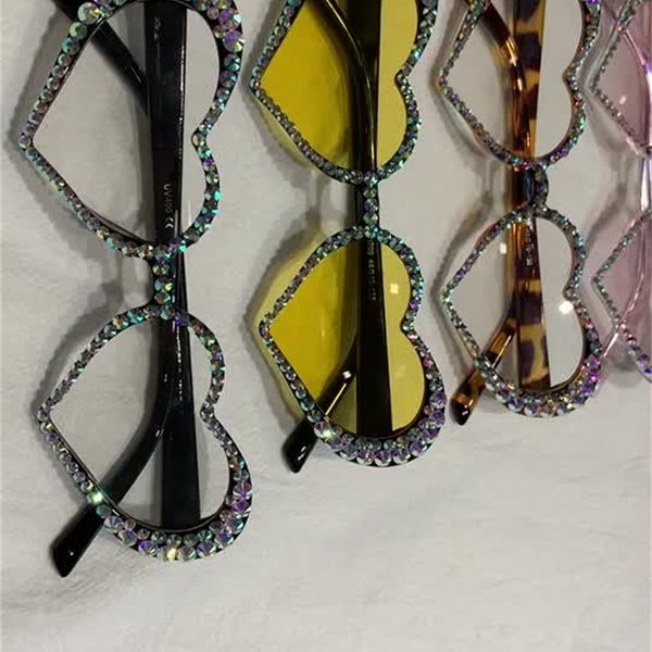 fashion women gradient glasses rimless flower glasses brand fashion heart design color frame men metal shape candy sunglasses vfshv, White;black
fashion women gradient glasses rimless flower glasses brand fashion heart design color frame men metal shape candy sunglasses vfshv, White;black