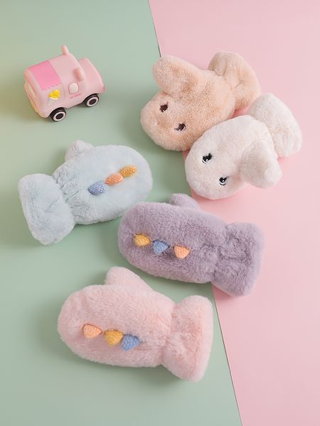 children's gloves winter ins cute warm plush thickened cartoon bag refers to boys and girls children 2-5 years old
children's gloves winter ins cute warm plush thickened cartoon bag refers to boys and girls children 2-5 years old