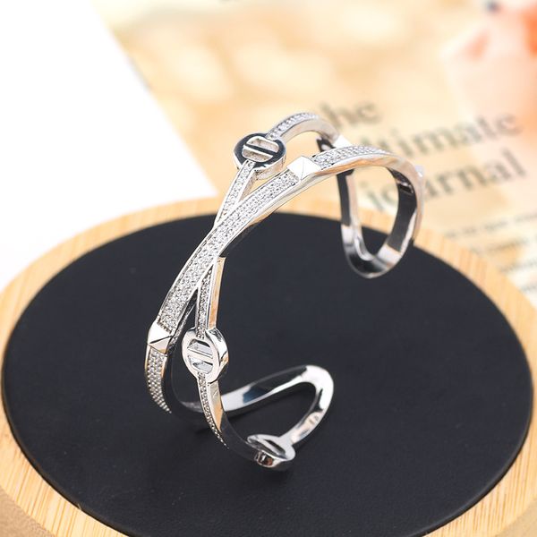 2020 Hot selling X-shaped micro zircon bracelet ring set fashion jewelry women gold bangles cuff h bracelet high quality diamonds bracelets, Black
2020 Hot selling X-shaped micro zircon bracelet ring set fashion jewelry women gold bangles cuff h bracelet high quality diamonds bracelets, Black