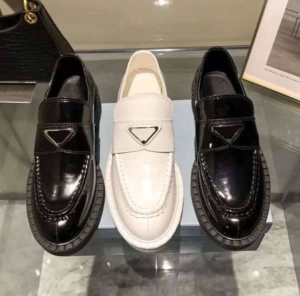 designer slippers loafer mulles shoes classic platform casual shoes leather thick soles flat luxury fashion women low-buckle black white siz
designer slippers loafer mulles shoes classic platform casual shoes leather thick soles flat luxury fashion women low-buckle black white siz